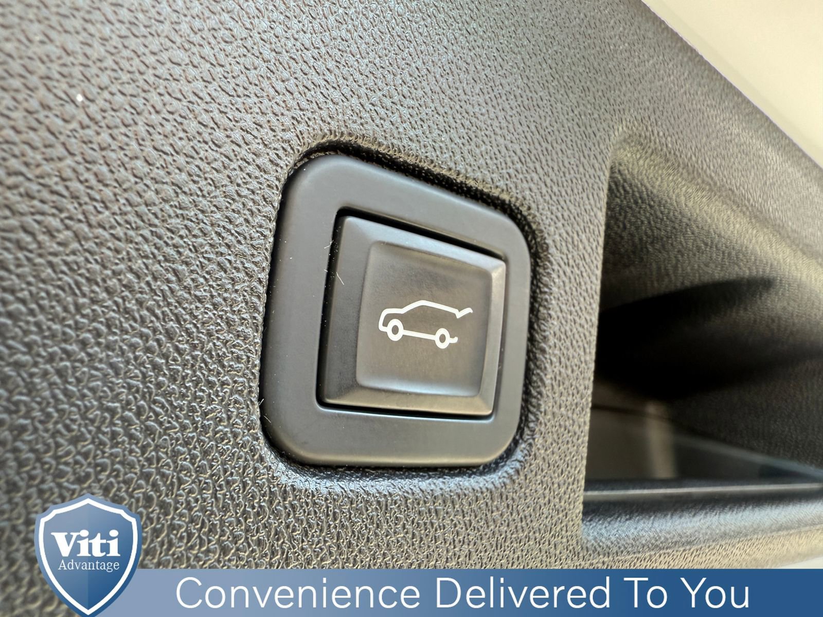 Used 2022 Chevrolet Equinox RS w/ RS Leather Package AWD/4WD image 25