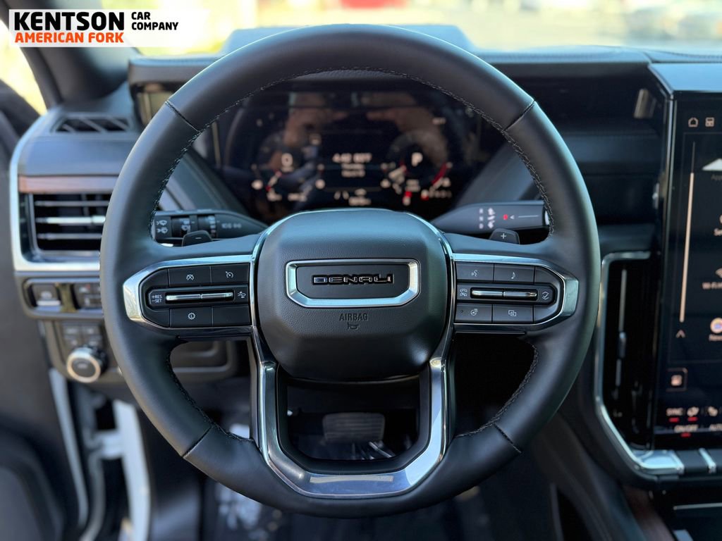 Used 2025 GMC Yukon Denali w/ Sun & Power Step Package image 19