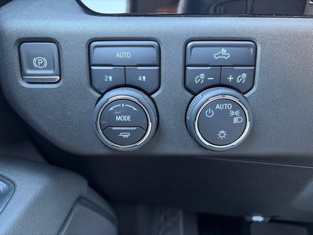 Used 2024 Chevrolet Silverado 1500 LT AWD/4WD image 4