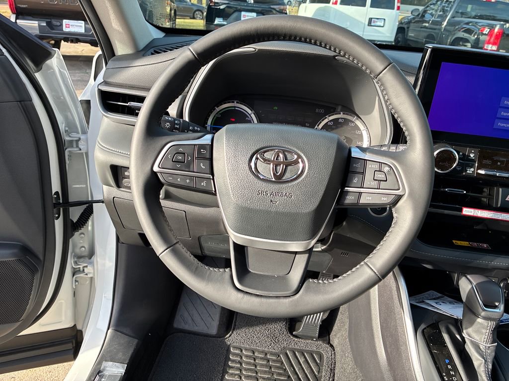 New 2026 Toyota Highlander XLE image 24