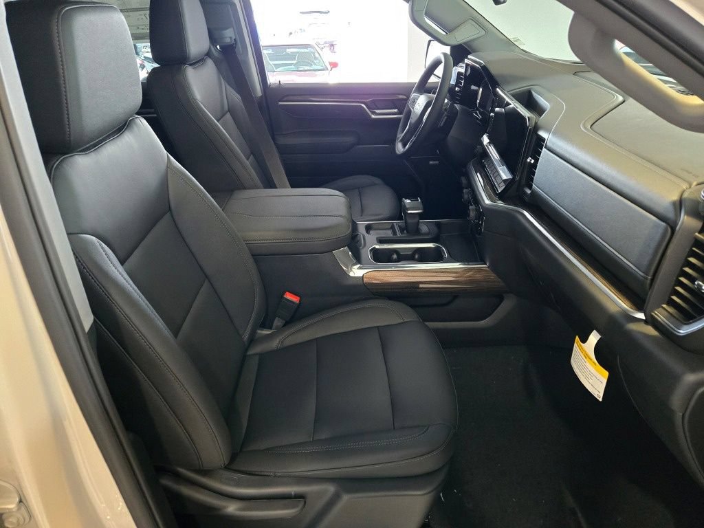 New 2026 Chevrolet Silverado 1500 RST w/ Dark Appearance Package AWD/4WD image 6