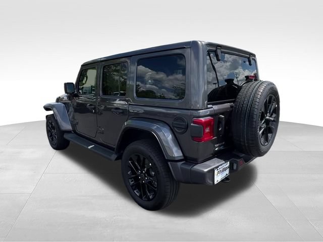 Used 2025 Jeep Wrangler Unlimited Sahara AWD/4WD image 4