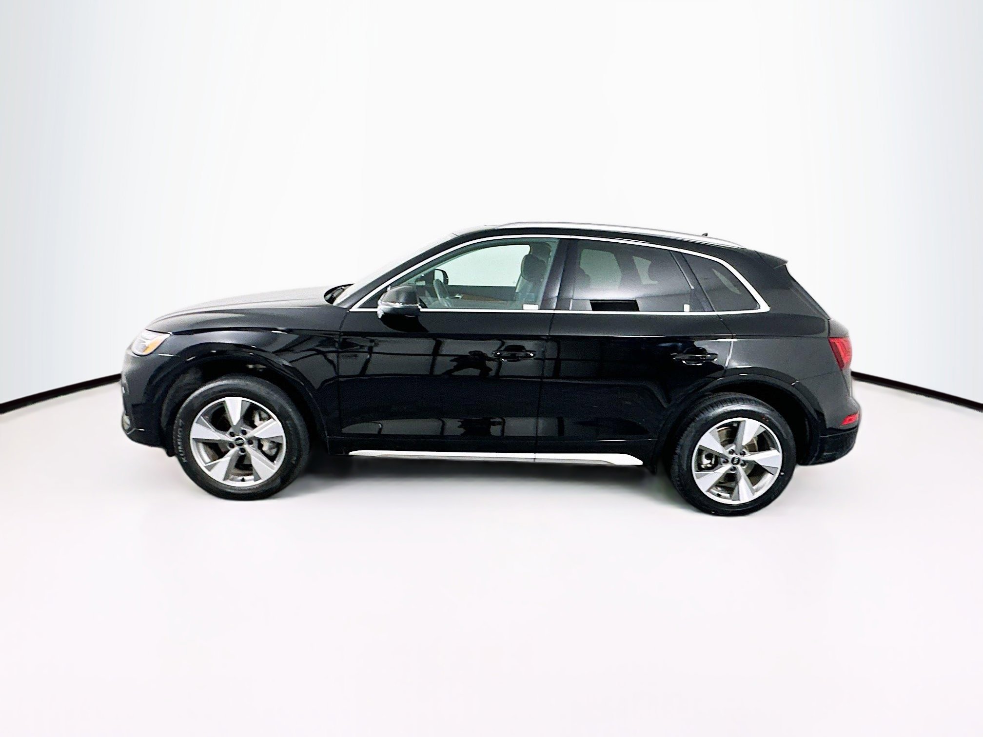 Used 2023 Audi Q5 2.0T Premium Plus w/ Premium Plus Package image 4