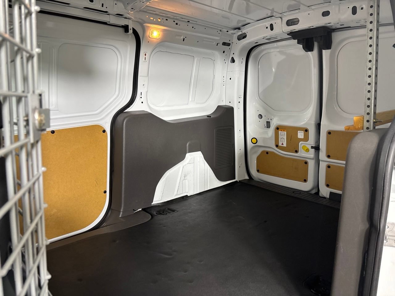 Used 2023 Ford Transit Connect XL FWD image 18