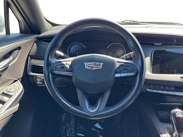 Used 2023 Cadillac XT4 Premium Luxury FWD image 15