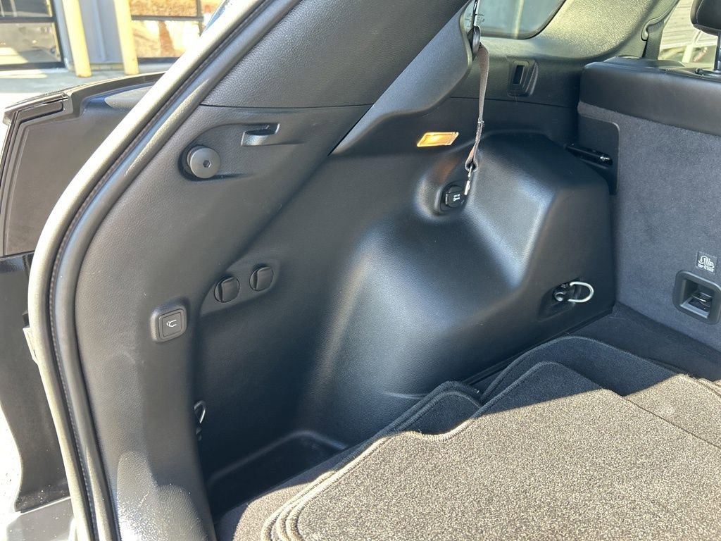 Used 2019 Jeep Cherokee Limited image 37