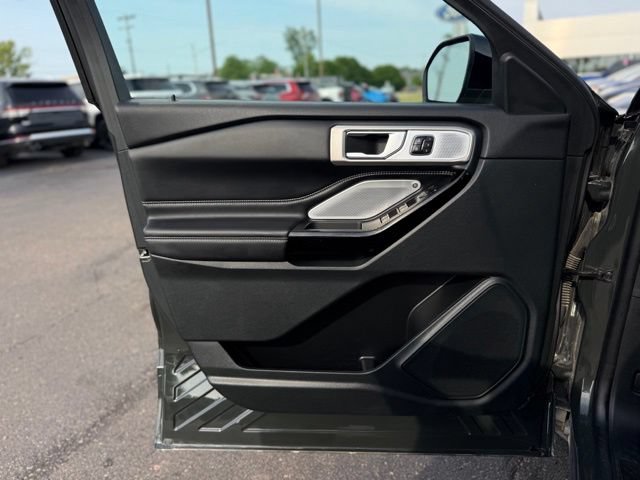 Used 2023 Ford Explorer ST w/ Equipment Group 401A AWD/4WD image 13