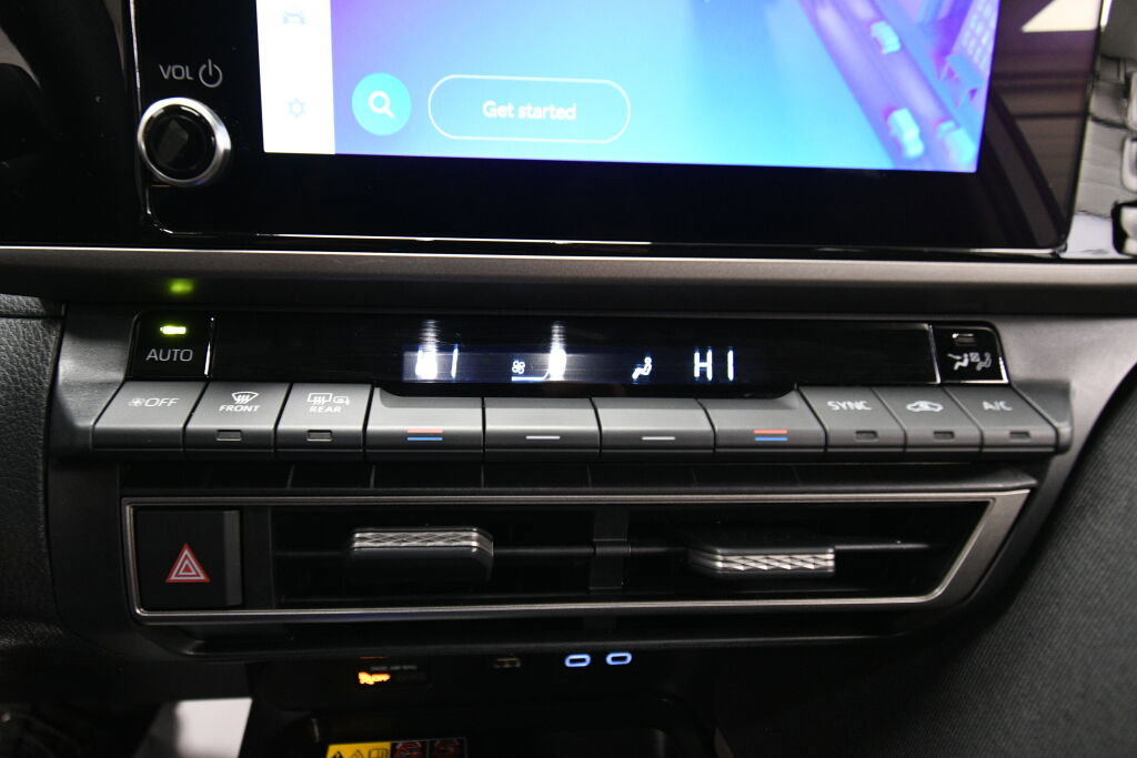 Certified 2025 Toyota Camry LE image 15