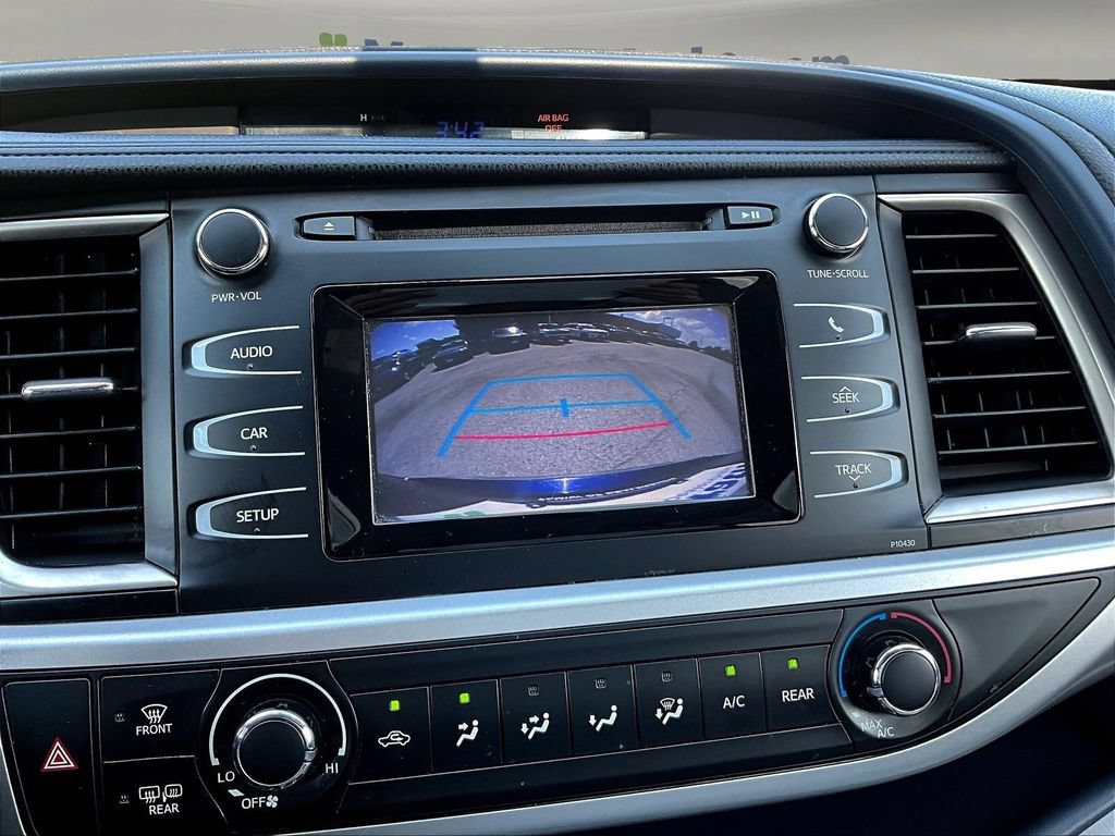 Used 2015 Toyota Highlander LE FWD image 17