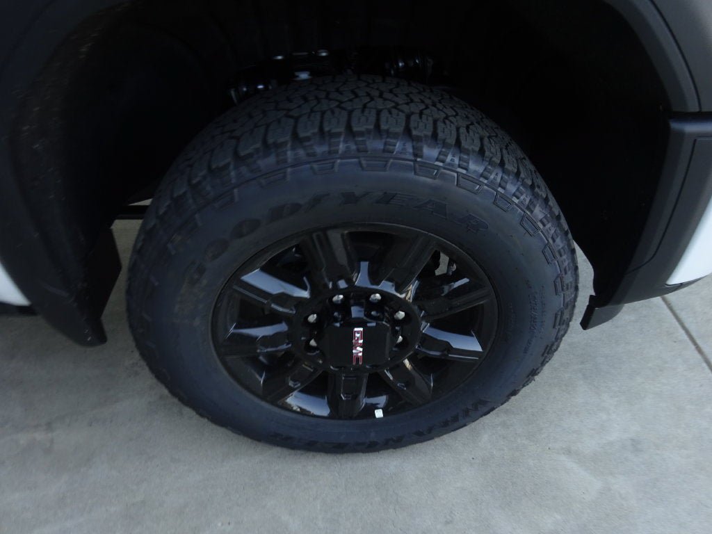 New 2026 GMC Sierra 2500 AT4 w/ AT4 Premium Plus Package AWD/4WD image 11