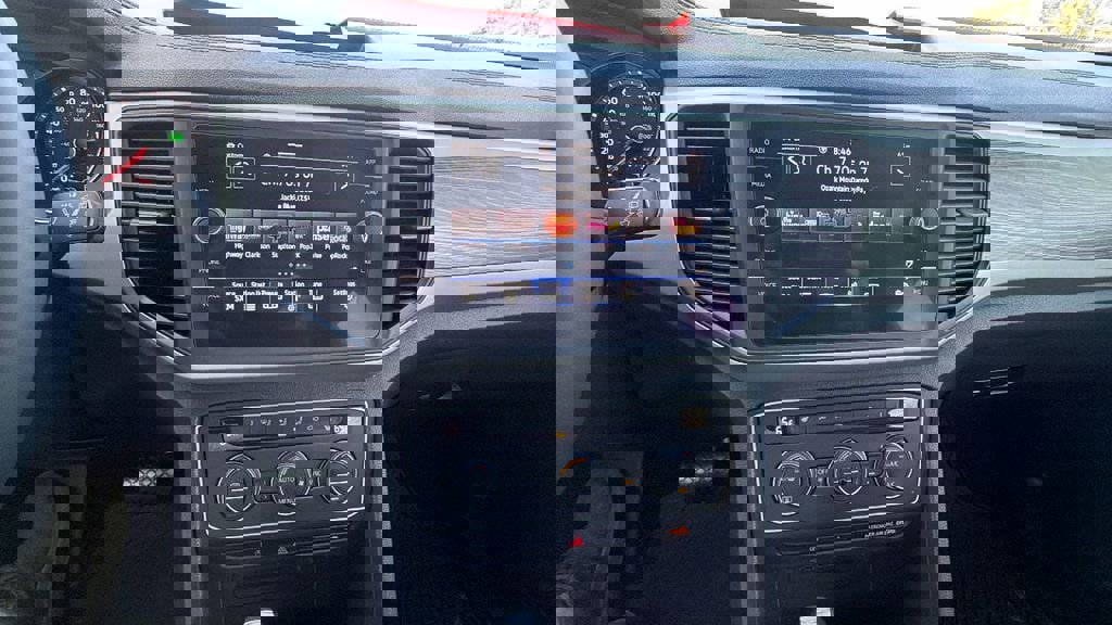 Used 2021 Volkswagen Atlas Cross Sport SE image 27