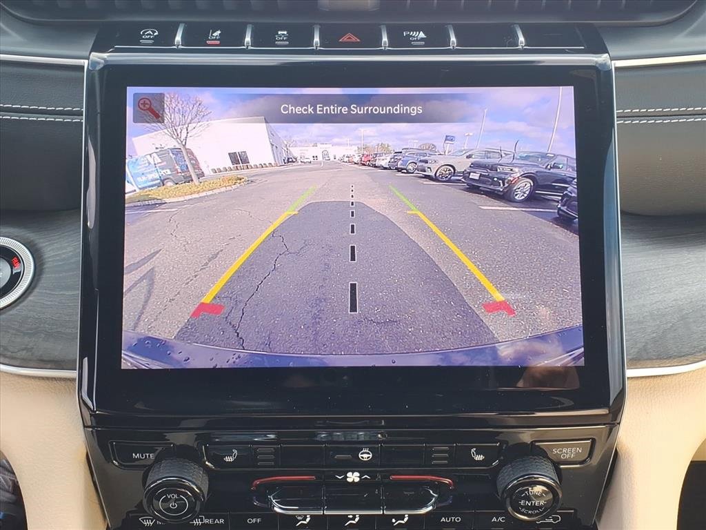 Certified 2024 Jeep Grand Cherokee Limited image 9