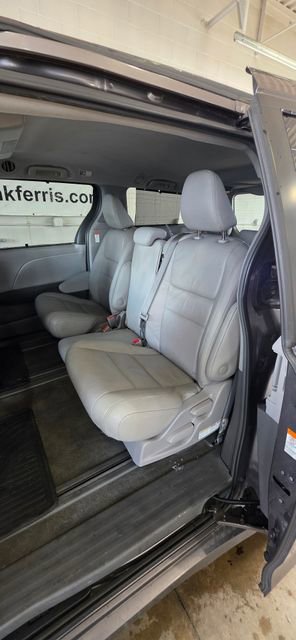 Used 2018 Toyota Sienna XLE Premium image 29