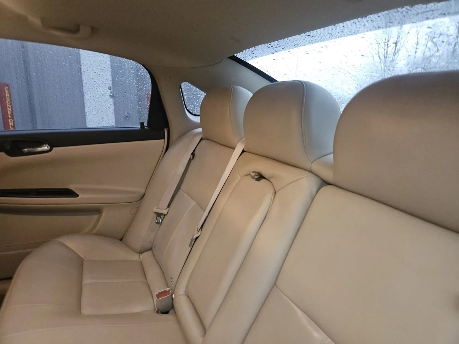 Used 2011 Chevrolet Impala LTZ image 9