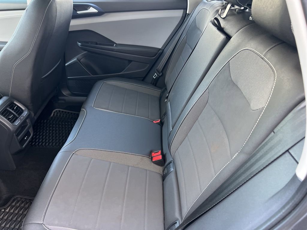 Used 2024 Volkswagen Taos SE image 26