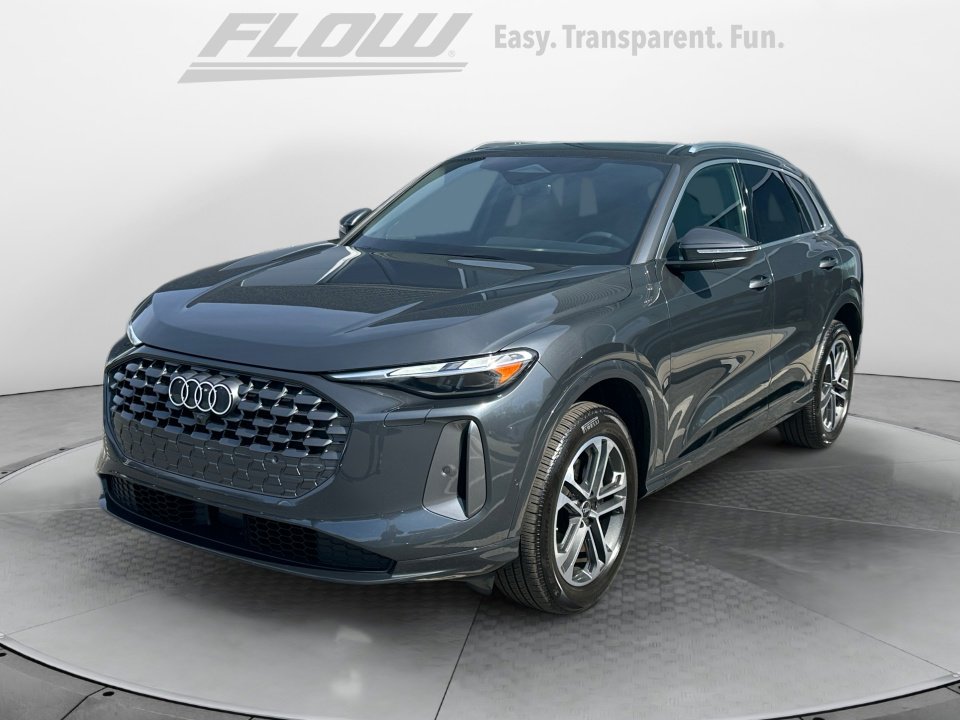 Certified 2025 Audi Q5 Premium w/ Convenience Package image 4