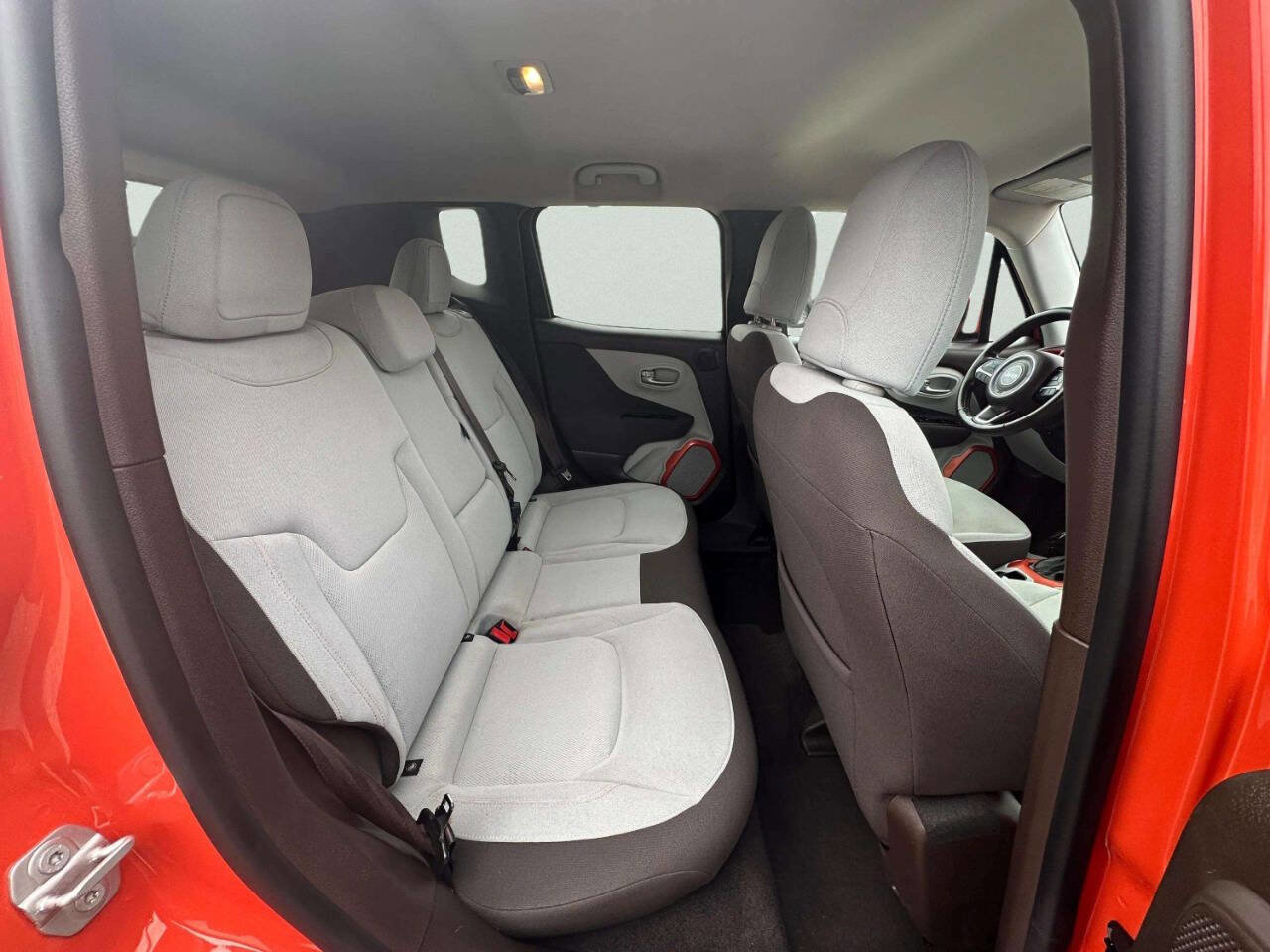 Used 2015 Jeep Renegade Latitude w/ Popular Equipment Group image 14