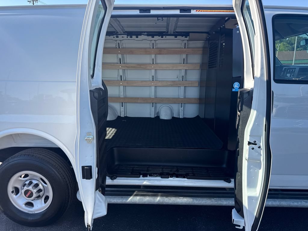 Used 2025 GMC Savana 2500 w/ Driver Convenience Package RWD image 18