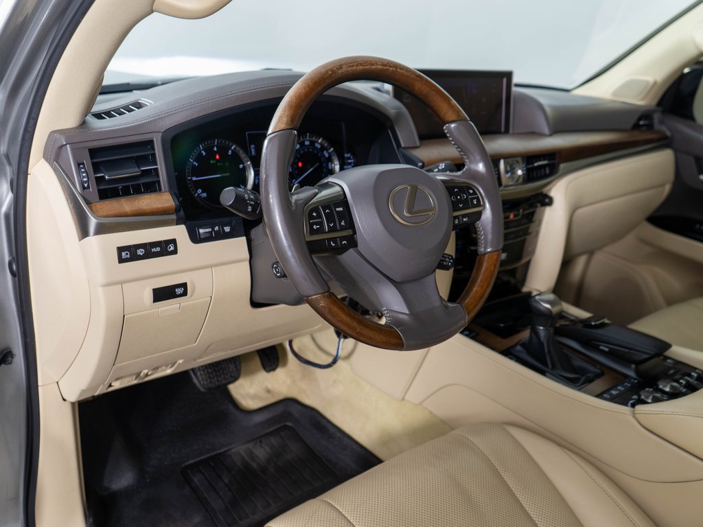 Used 2016 Lexus LX 570 4WD w/ Luxury Package image 15