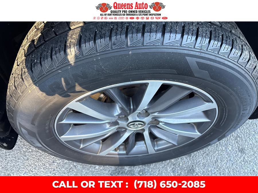 Used 2018 Toyota Highlander XLE AWD/4WD image 32