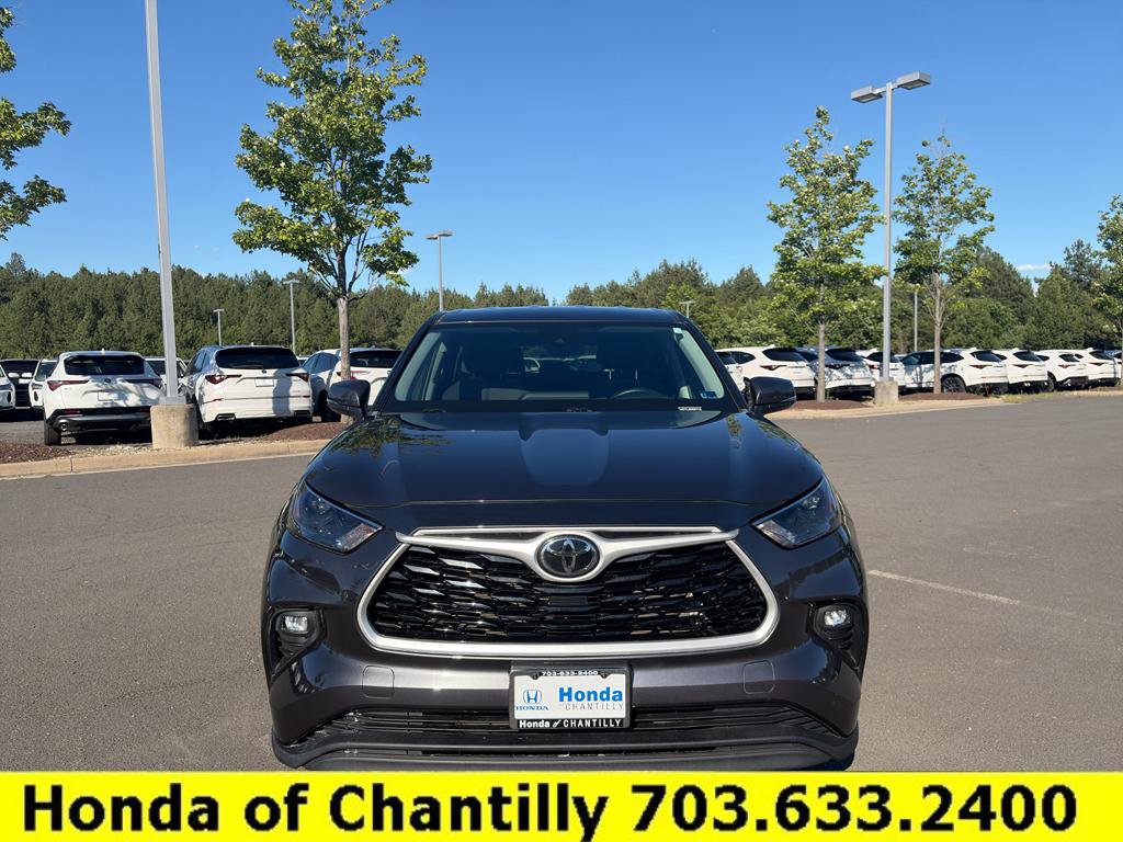 Used 2023 Toyota Highlander LE AWD/4WD video 2