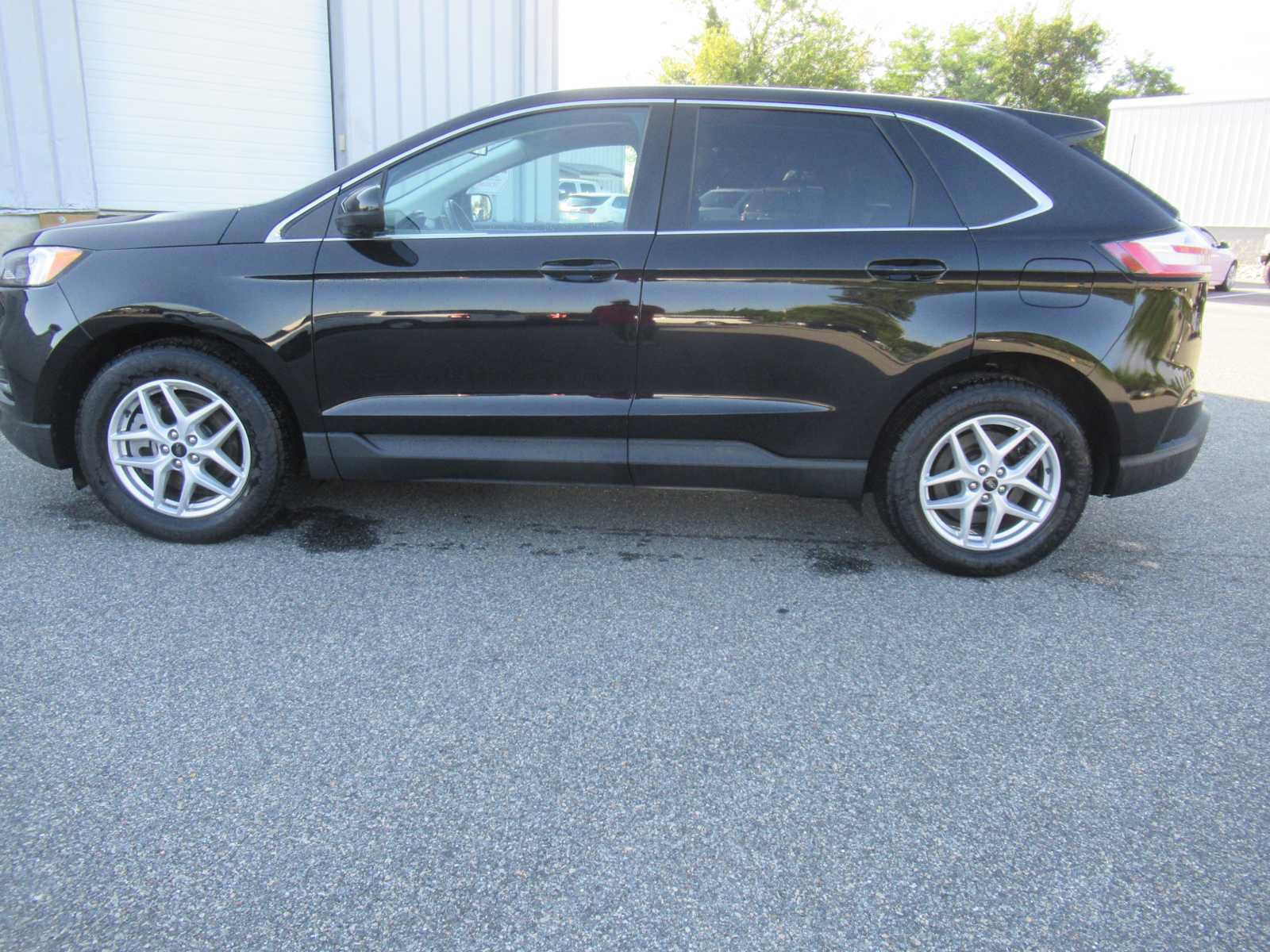 Used 2024 Ford Edge SEL AWD/4WD image 8