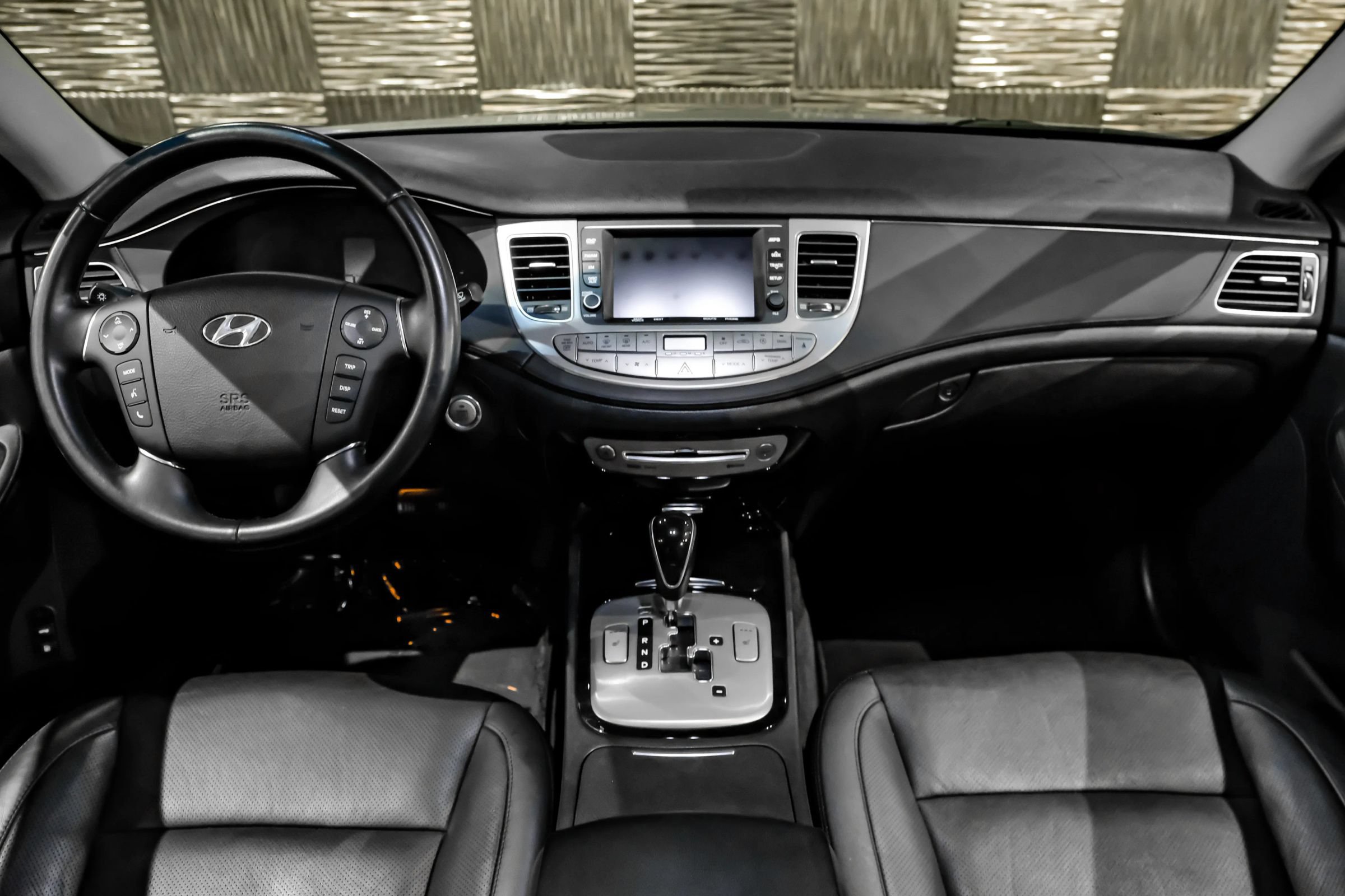 Used 2013 Hyundai Genesis 3.8 w/ Premium Pkg RWD image 12