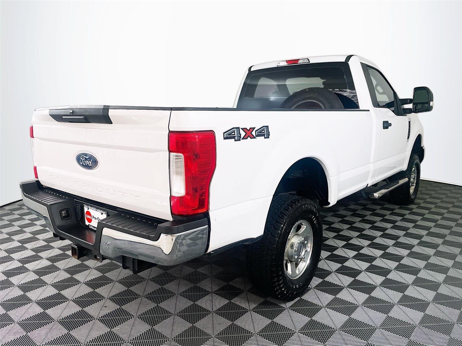 Used 2018 Ford F250 XL w/ Power Equipment Group AWD/4WD image 9