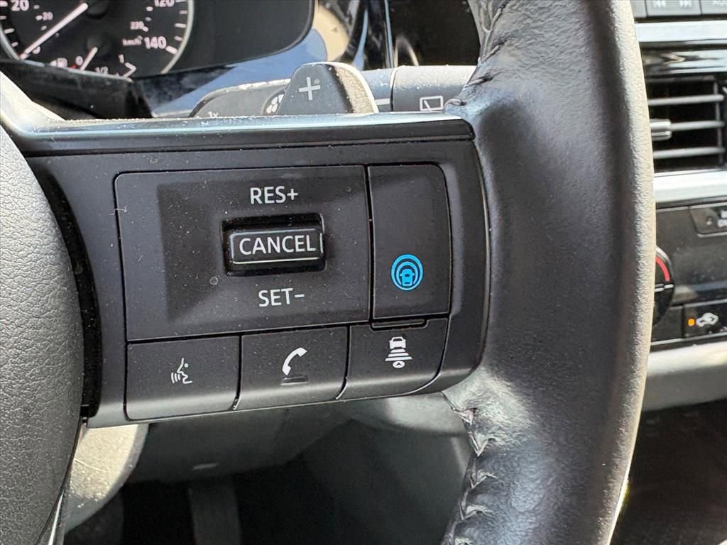 Used 2024 Nissan Pathfinder SV image 14