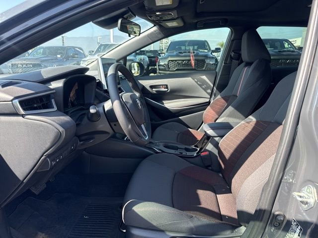 Used 2025 Toyota Corolla SE w/ SE Premium Package image 15