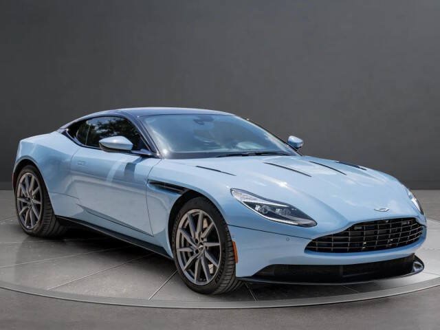 Used 2017 Aston Martin DB11 V12 RWD image 8