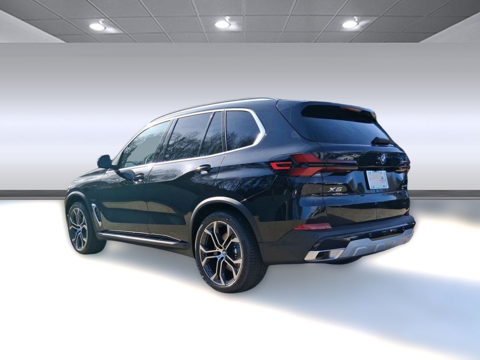 Used 2026 BMW X5 xDrive50e AWD/4WD image 3