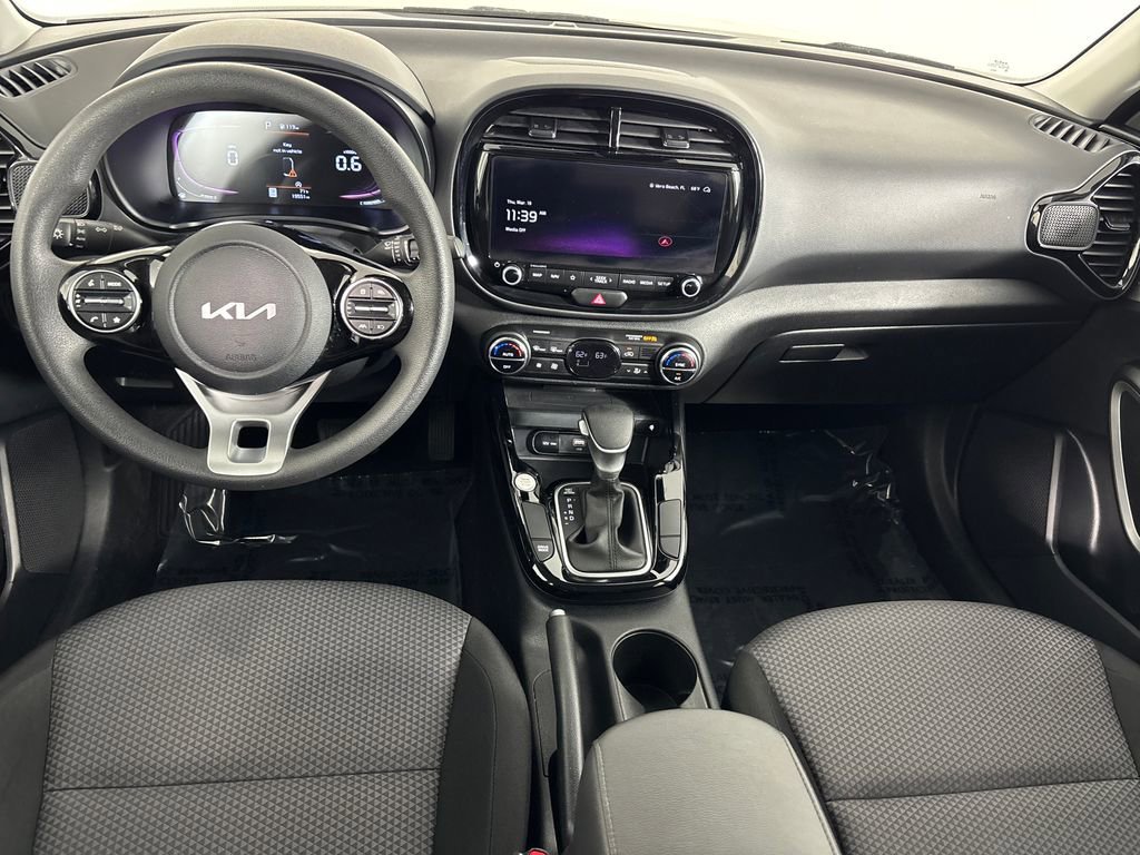Certified 2024 Kia Soul S image 28