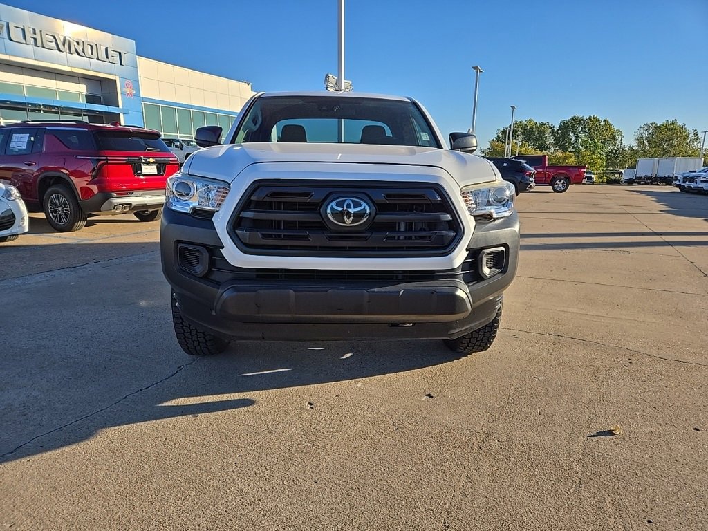 Used 2018 Toyota Tacoma SR image 9