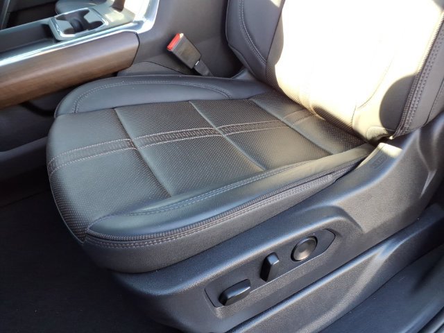 Used 2026 Chevrolet Silverado 2500 High Country w/ High Country Premium Package AWD/4WD image 22