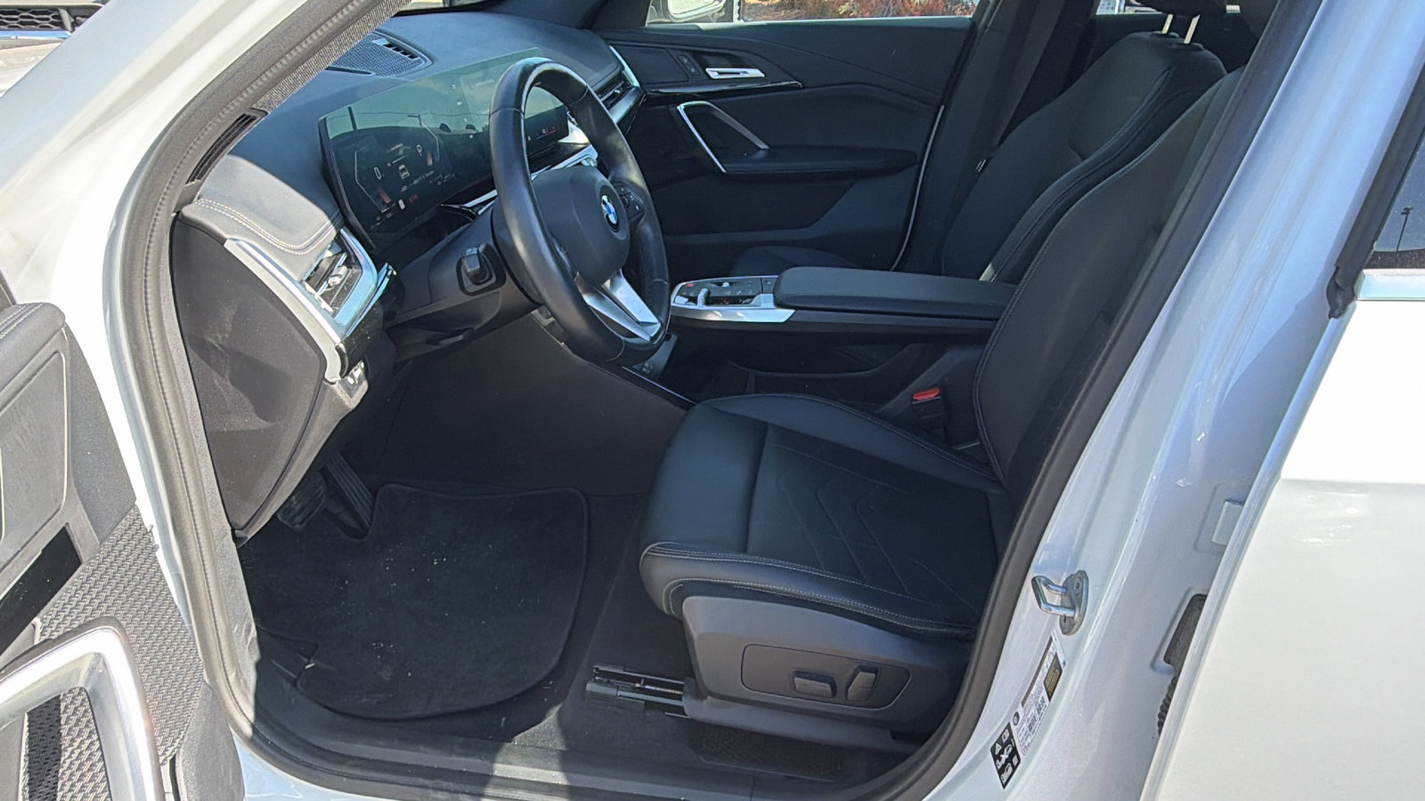 Used 2025 BMW X1 xDrive28i image 16