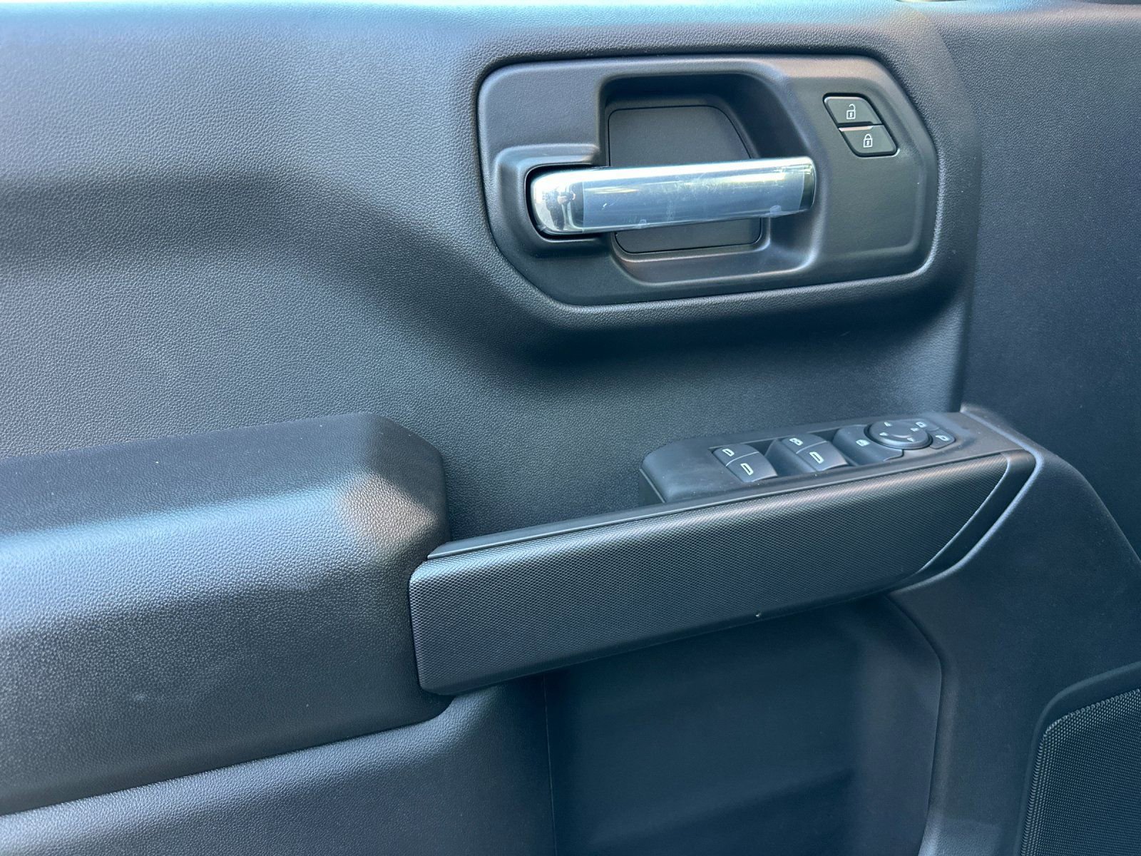 New 2026 Chevrolet Silverado 1500 Custom w/ LPO, Dark Essentials Package image 11