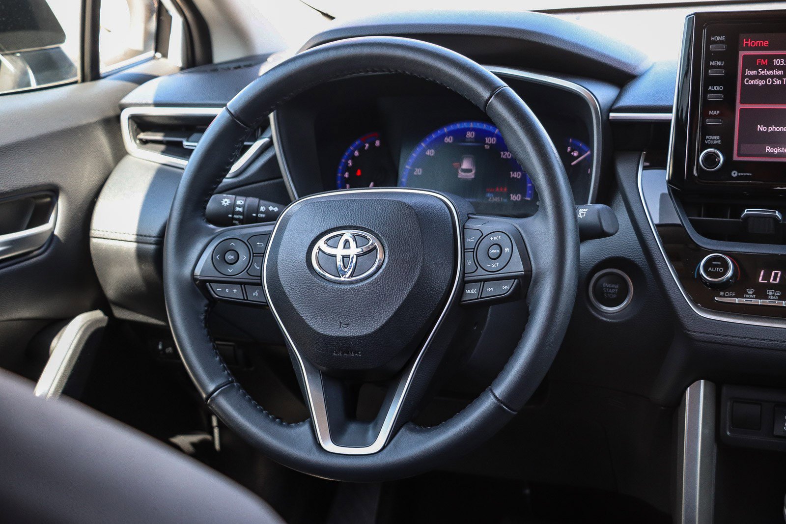 Certified 2022 Toyota Corolla Cross XLE image 15