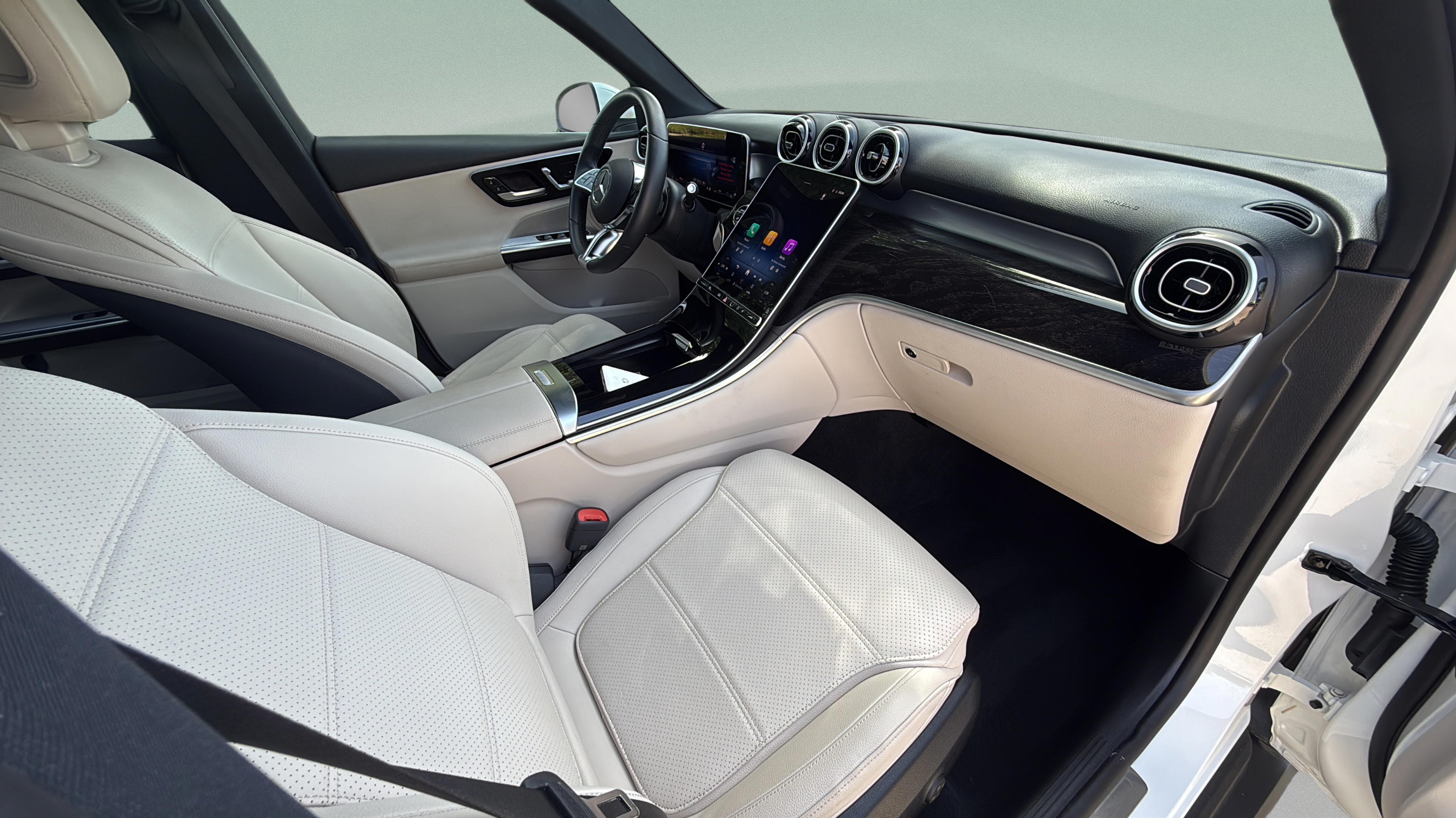 Certified 2025 Mercedes-Benz GLC 300 4MATIC image 25