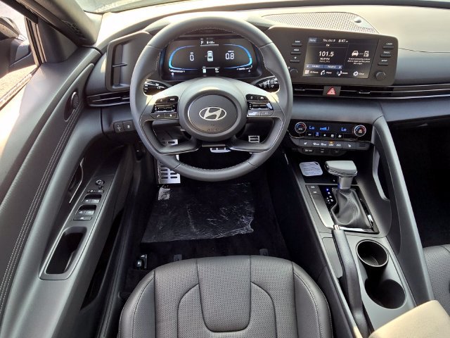 New 2026 Hyundai Elantra SEL Sport FWD image 7