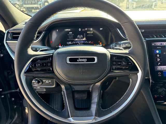 Used 2024 Jeep Grand Cherokee Overland w/ Luxury Tech Group IV AWD/4WD image 20