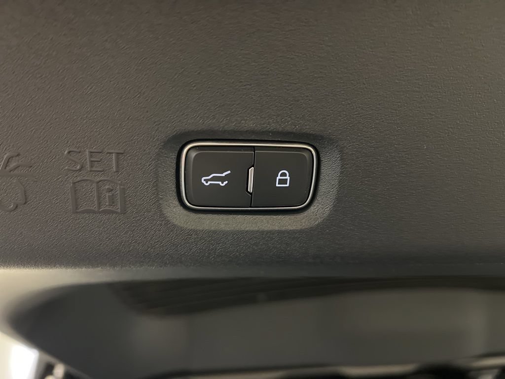 Used 2026 Lincoln Navigator L Premier AWD/4WD image 43