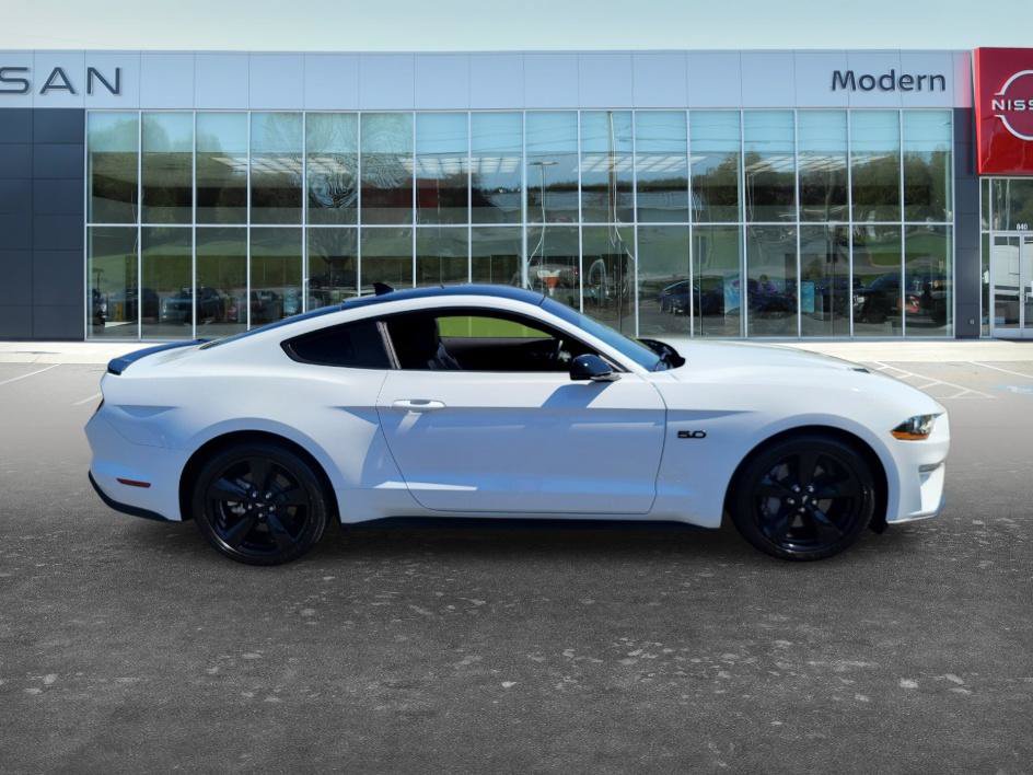 Used 2022 Ford Mustang GT Premium w/ Equipment Group 401A RWD image 4
