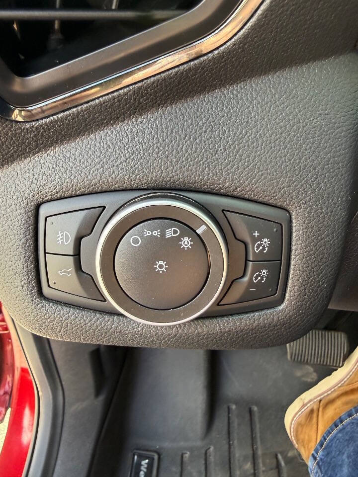 Used 2018 Ford Escape Titanium w/ Ford Safe & Smart Package AWD/4WD image 22