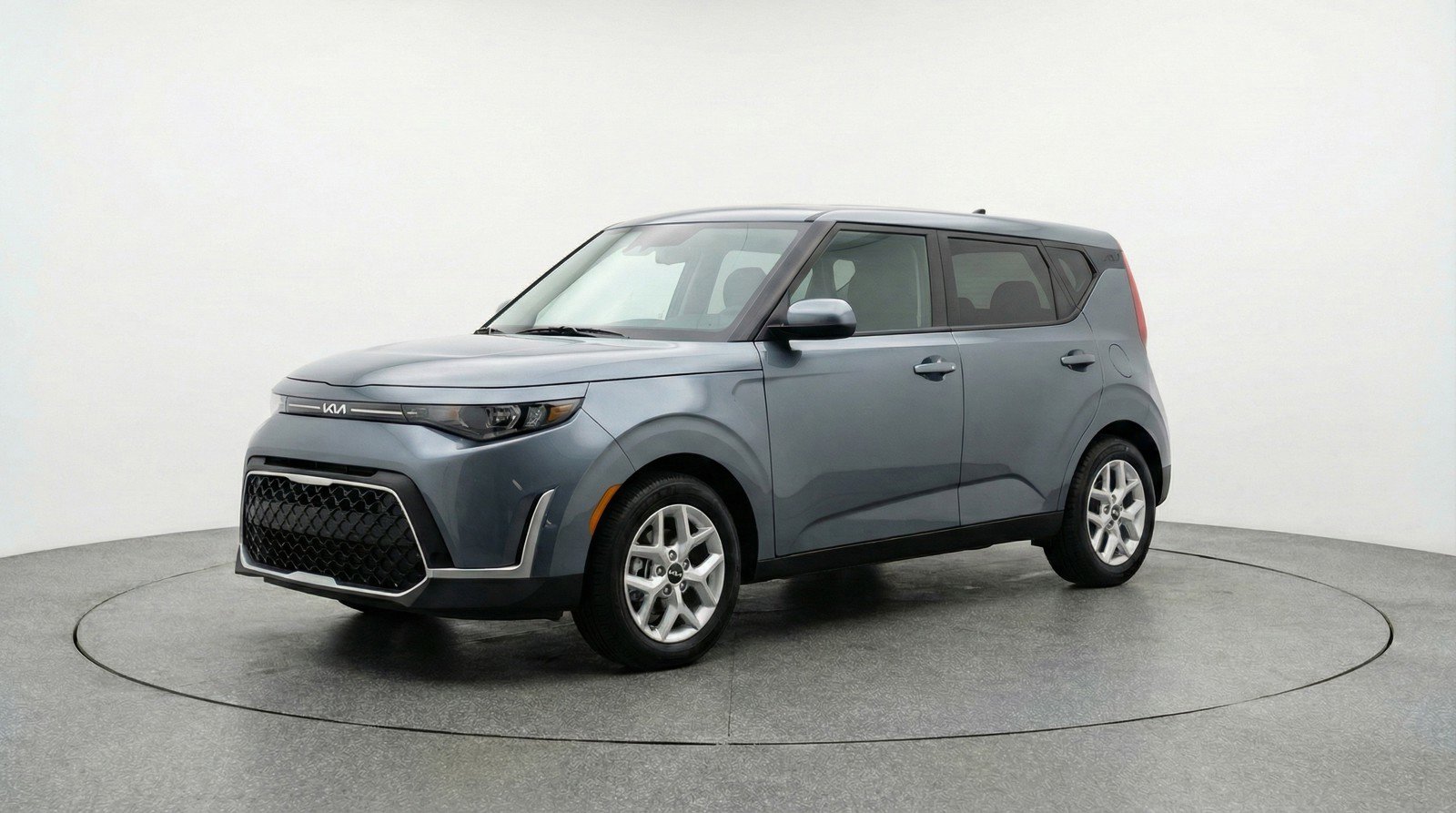 Used 2025 Kia Soul LX w/ LX Technology Package image 3