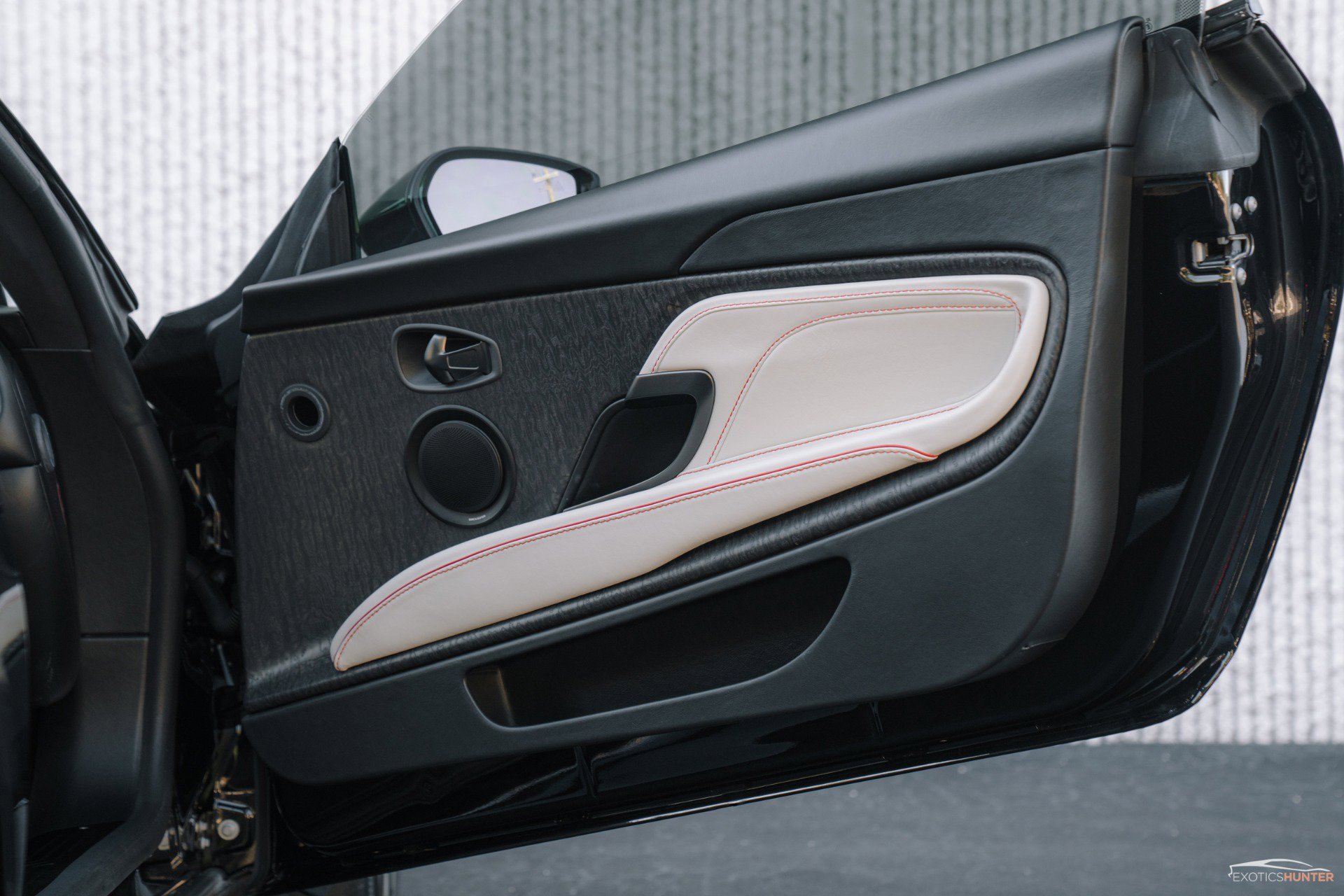 Used 2019 Aston Martin DBS Superleggera RWD image 28