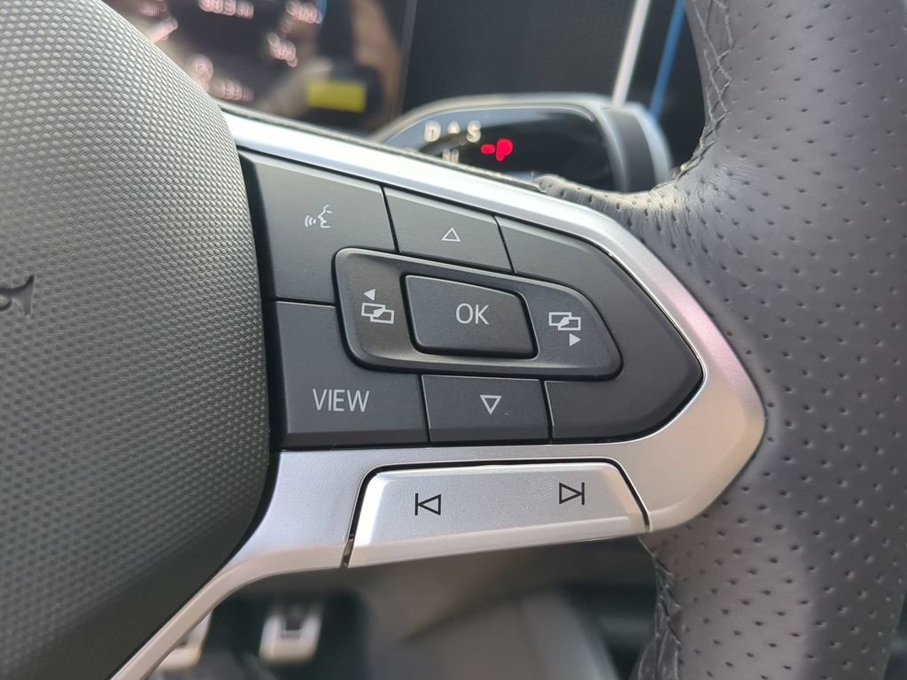 New 2026 Volkswagen Tiguan SE R-Line FWD image 29