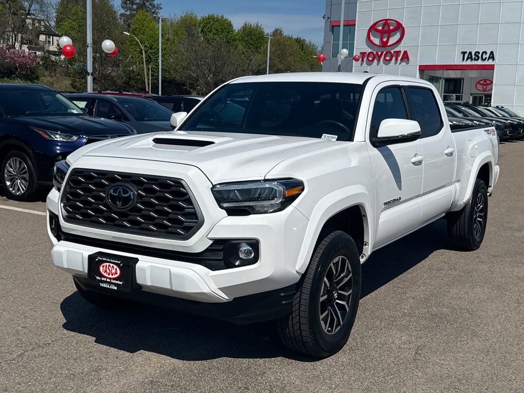 Used 2023 Toyota Tacoma TRD Sport w/ Technology Package AWD/4WD image 3