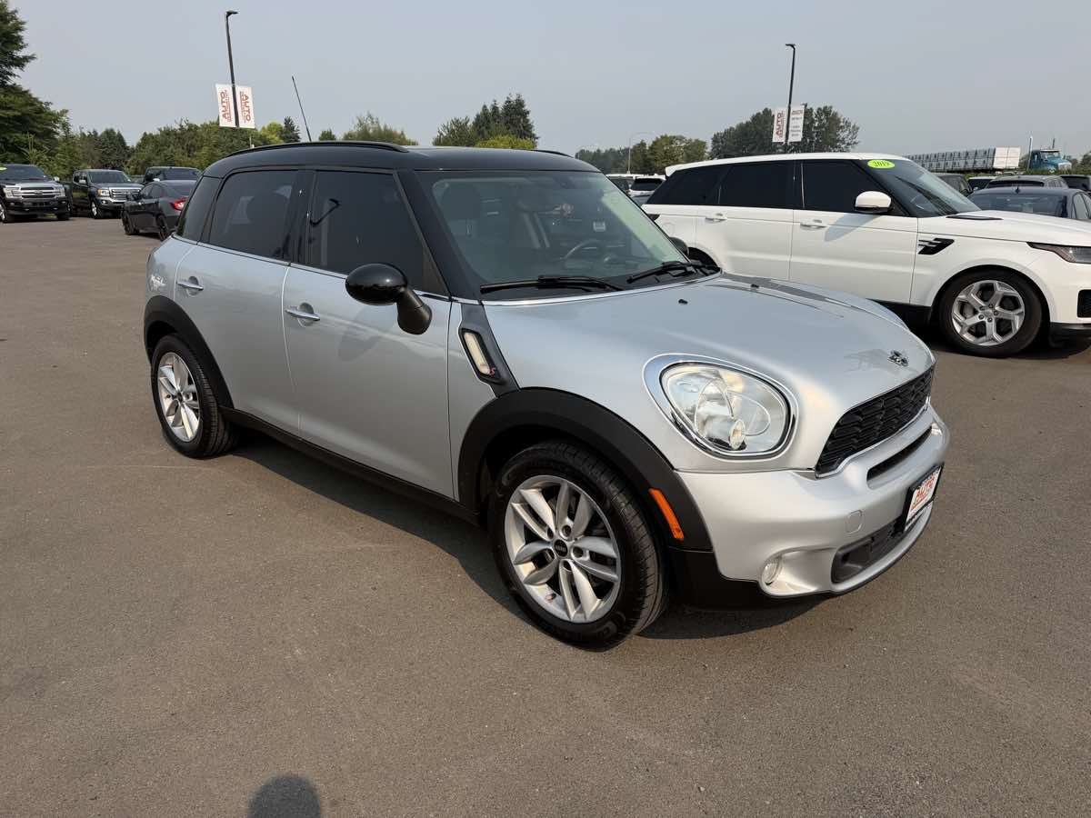 Used 2014 MINI Cooper Countryman S FWD image 2