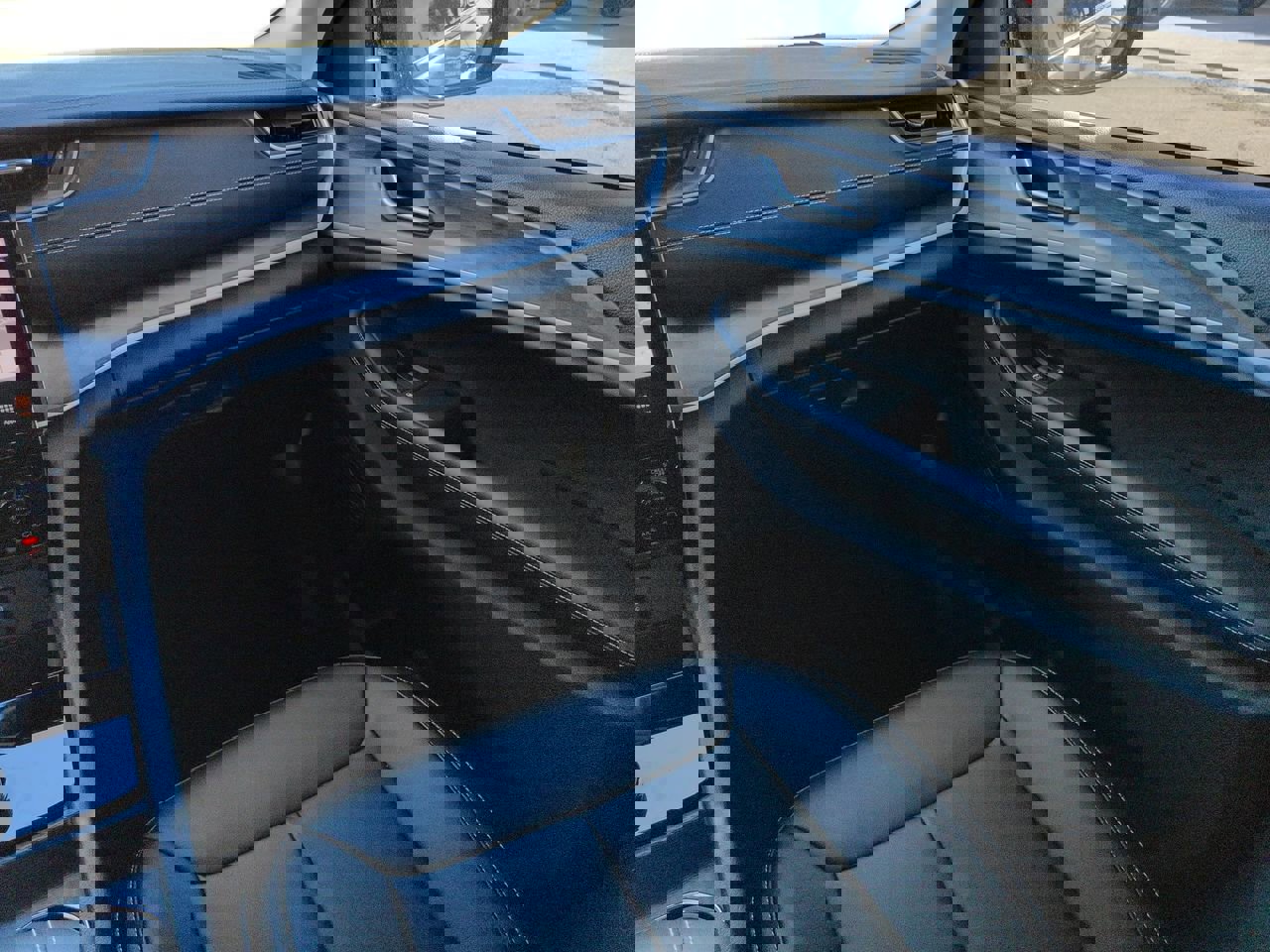 Used 2023 Jeep Grand Cherokee Limited w/ Black Appearance Package image 16